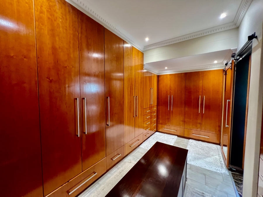 5 Bedroom Property for Sale in Oubaai Western Cape